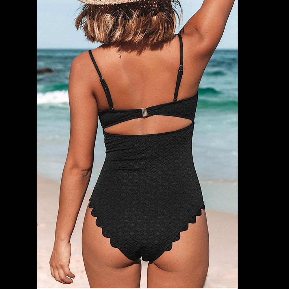 🆕 One Piece Swimsuit Sexy Black Cutout Scallop Trim Bathing Suit - Picture 2 of 4